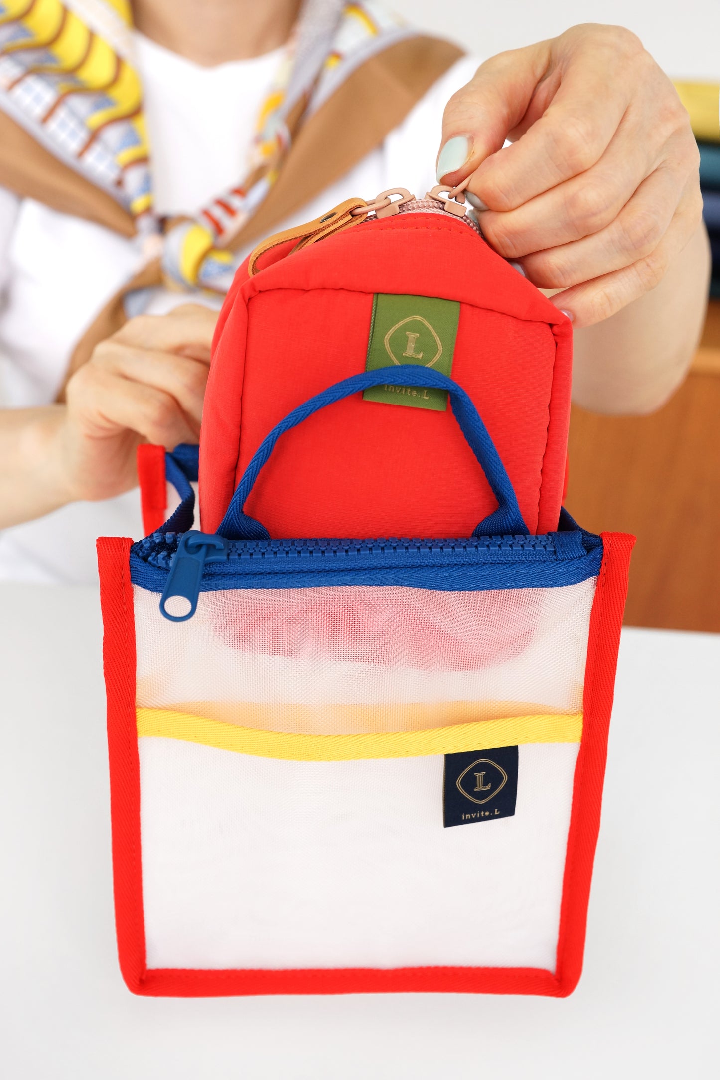 Standing makeup bag-in-bag Single